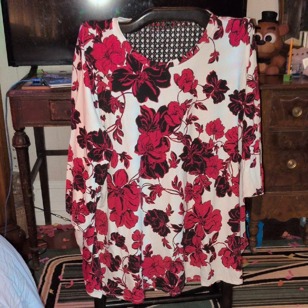 Jessica London Red and White Asymmetrical 3/4 Sleeve Blouse